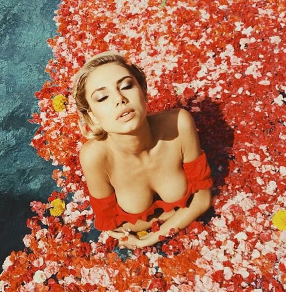 Boys Go Wild for Boobs