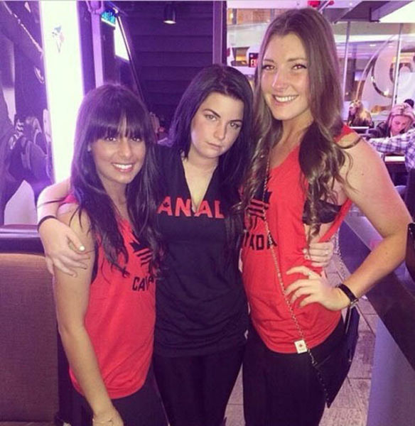 Amusing Examples of Classic T-Shirt Photobombing