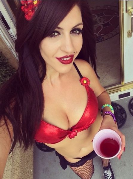 Sweet and Sexy Las Vegas Daisy Carnival Girls