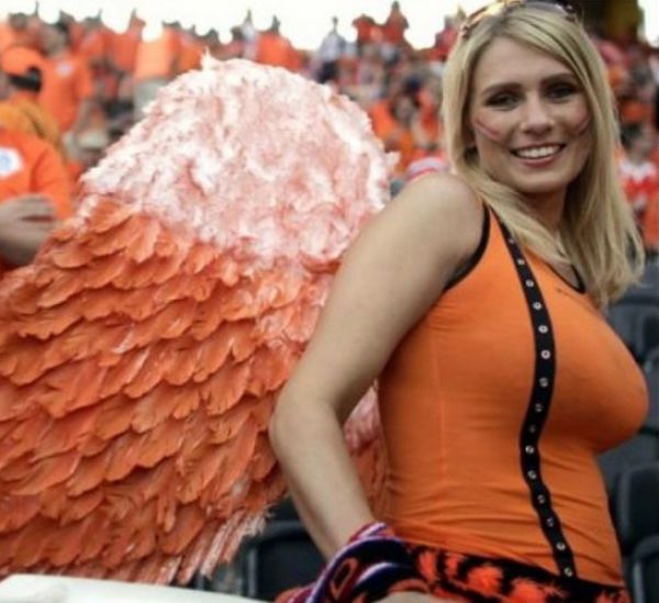 2014’s Hottest World Cup Supporters