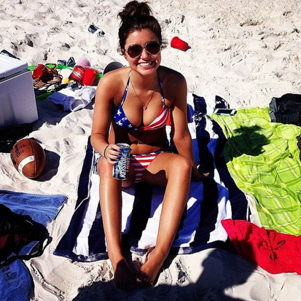 USA Ladies Show Their Patriotism Through Their Boobs