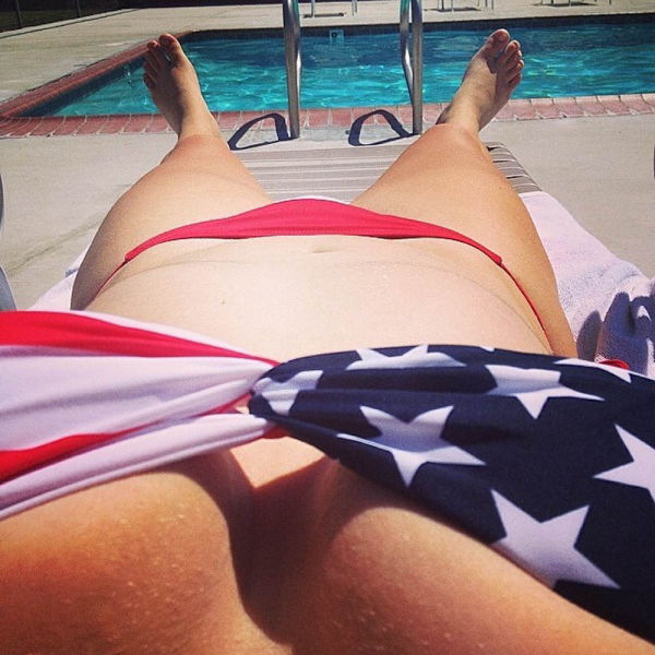 USA Ladies Show Their Patriotism Through Their Boobs