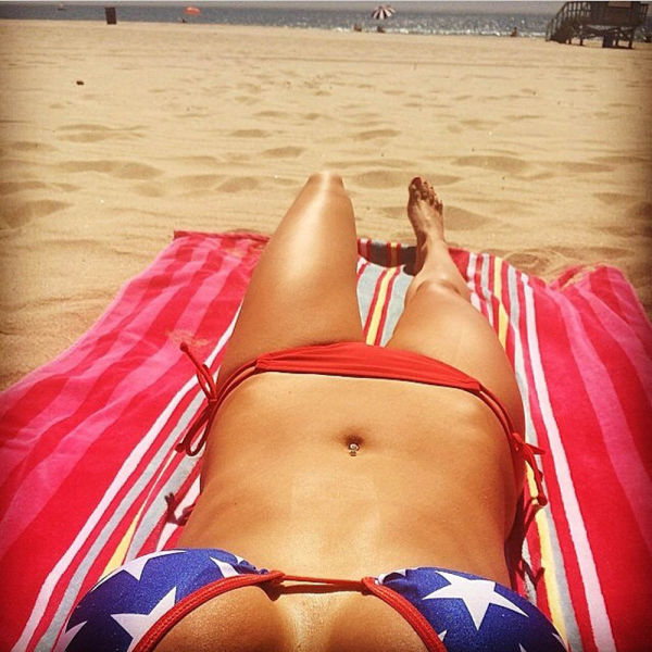 USA Ladies Show Their Patriotism Through Their Boobs