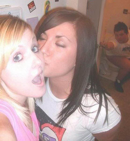 Trying to Be Sexy in a Photo Doesn’t Always Work!