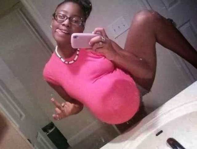 Trying to Be Sexy in a Photo Doesn’t Always Work!