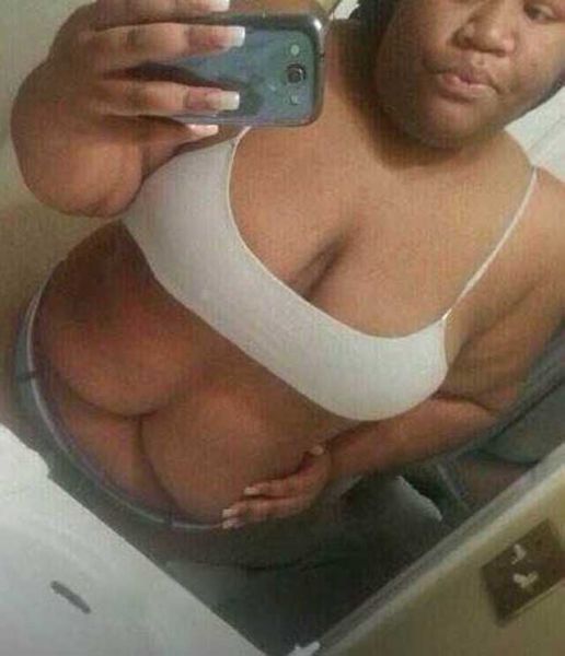 Trying to Be Sexy in a Photo Doesn’t Always Work!