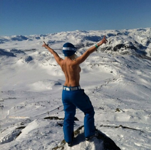 Travel Photos Are Reinvented with the New Topless Twist