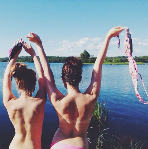 Travel Photos Are Reinvented with the New Topless Twist