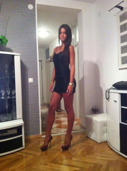 Tall Girls Showing Off Their Gorgeous Legs