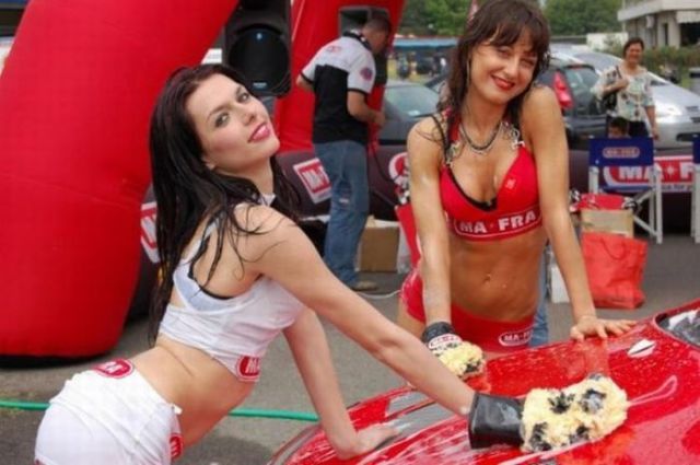 Girls Who Make Washing a Car Look Sexy