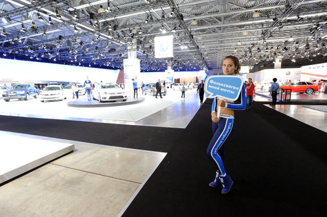 Moscow’s International Automobile Salon Had Lots of Eye-candy for the Men
