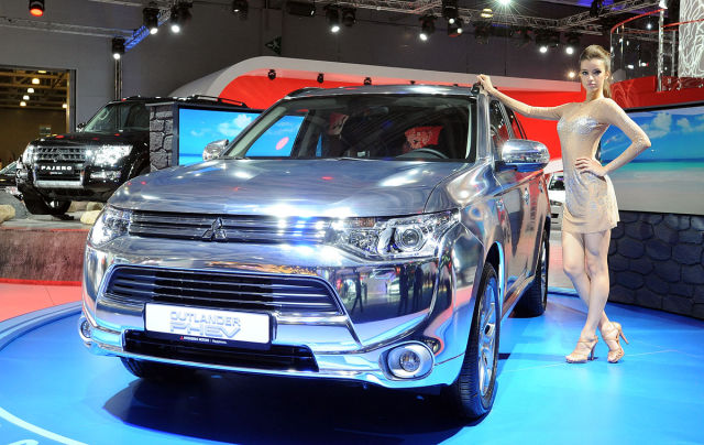 Moscow’s International Automobile Salon Had Lots of Eye-candy for the Men