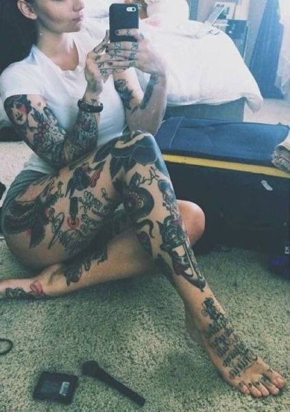 Sexy Girls Showing Off Stunning Tattoos