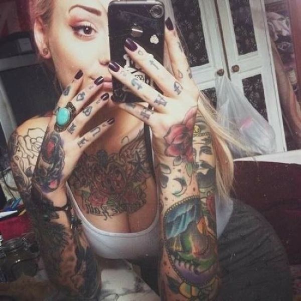Sexy Girls Showing Off Stunning Tattoos