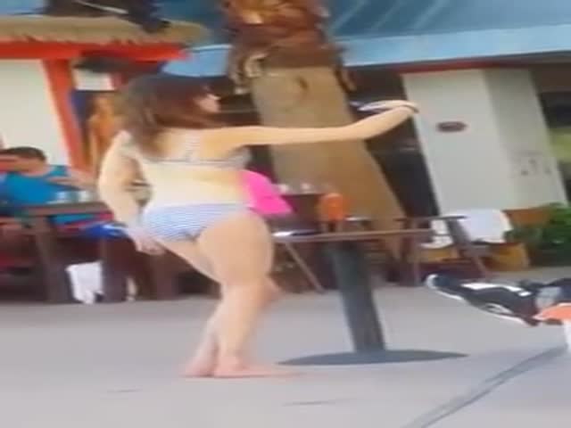 Bikini Girl's Ridiculous Quest for the Perfect Selfie 