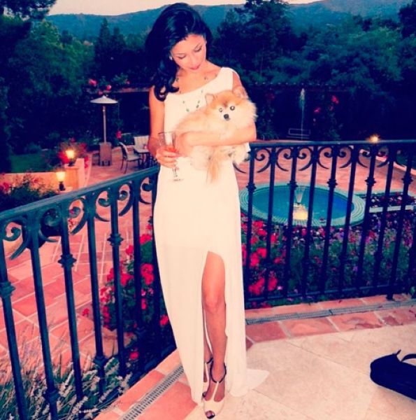 Tehran’s Rich Kids Boast about Their Lives on Instagram