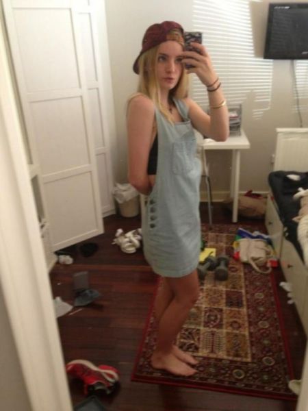 Hot Babes Who Live in a Mess