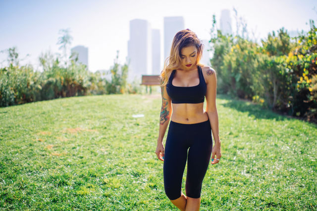 Girls Look Yummier in Yoga Pants