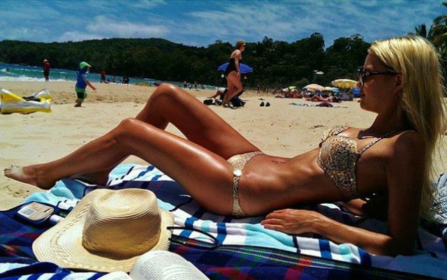 Beautiful Babes in Skimpy Bikinis