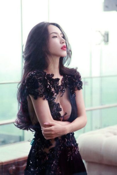 Mesh Clothing Is Simply Mesmerizing