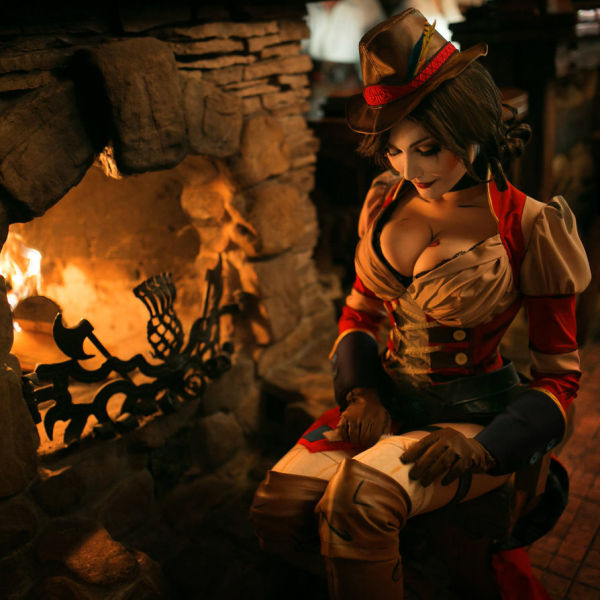A Mad Moxxi Cosplay That Is Marvellously Sexy