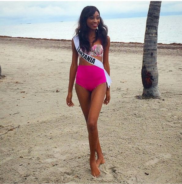 2015 Miss Universe Contestants in Bikinis