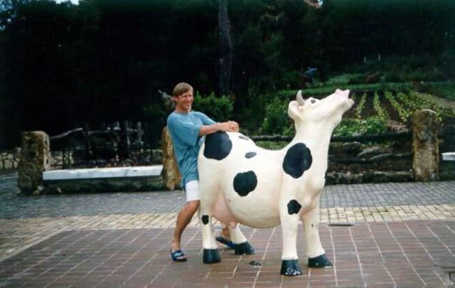 Some People Can Turn Statues and Sculptures into Something Vulgar