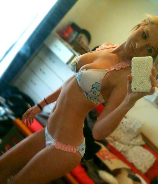 Sexy Girls Who Have Really Messy Rooms