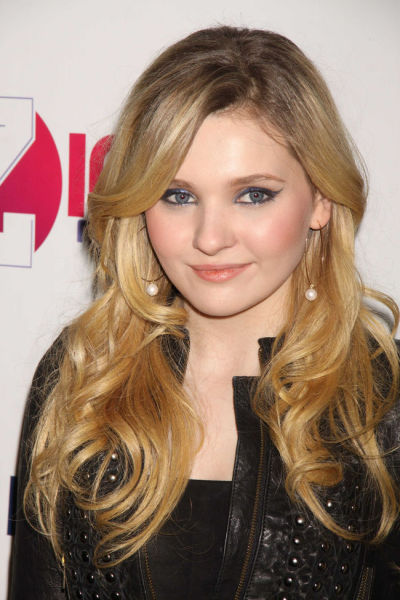 Geeky Child Stars Who Are Adult Hotties