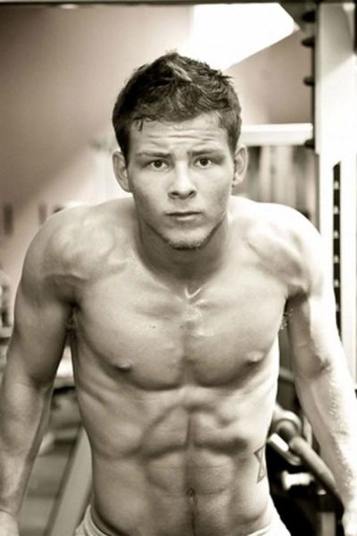 Geeky Child Stars Who Are Adult Hotties