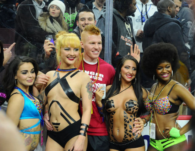 A New Winner Is Crowned in the 2015 Wing Bowl Contest