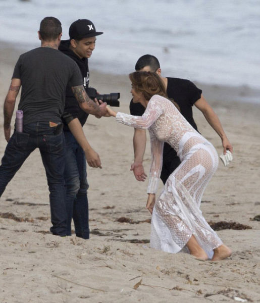 Cindy Crawford Goes Braless on the Beach