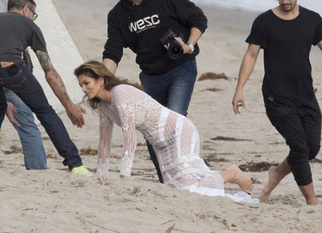 Cindy Crawford Goes Braless on the Beach
