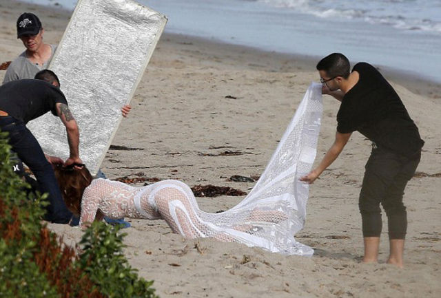 Cindy Crawford Goes Braless on the Beach