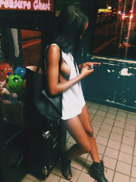 Boys Go Wild for Sideboobs