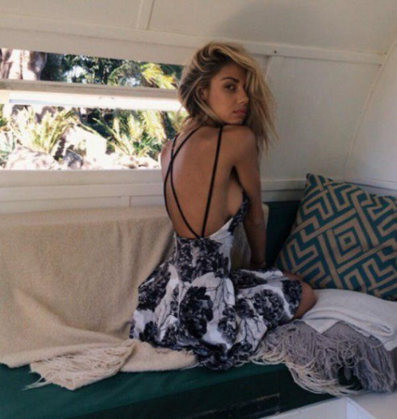 Boys Go Wild for Sideboobs