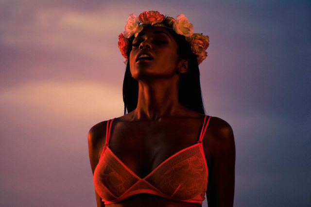 Beautiful Photos of the Stunning Female Form