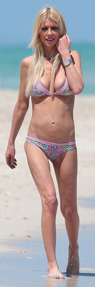 Tara Reid Looks a Bit Sick