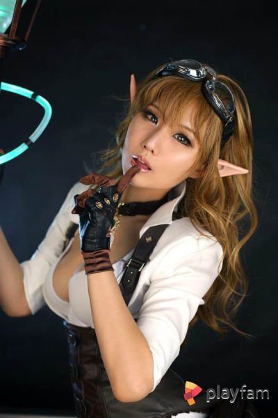 Hot Girls Who Make Cosplay Look Sexy