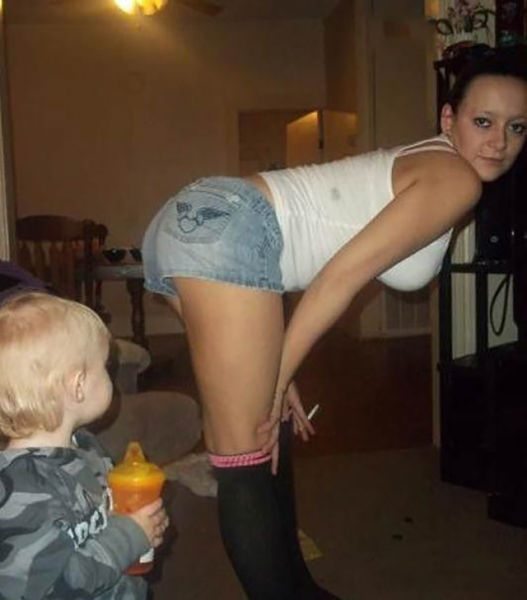 Moms Who Take Selfies Like These Just Don’t Get Parenthood at All