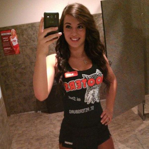 Hooters Have the Most Gorgeous Staff of Anywhere Ever