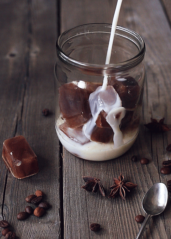 Mesmerizing Cinemagraphs of Food Preparation in Action