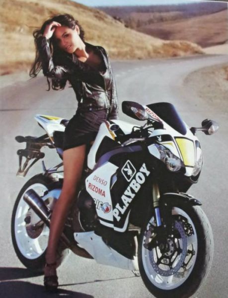 Mongolian Beauties Have That Exotic Cute Factor