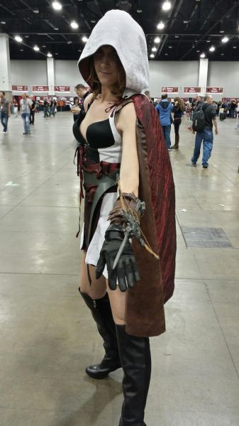 Geeky Fangirls Show off Their Secret Comic Crush