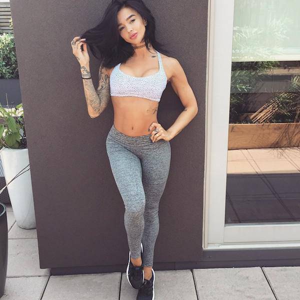 Girls Look Yummier in Yoga Pants