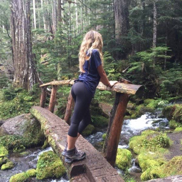 Girls Look Yummier in Yoga Pants