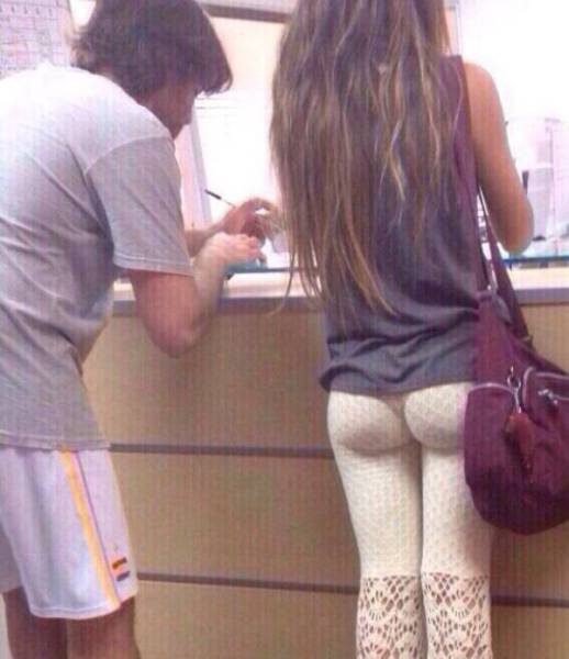 Girls Look Yummier in Yoga Pants