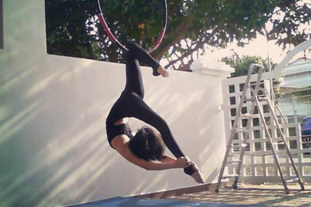 This Bendy Girl Has All Kinds of Skills in the Air