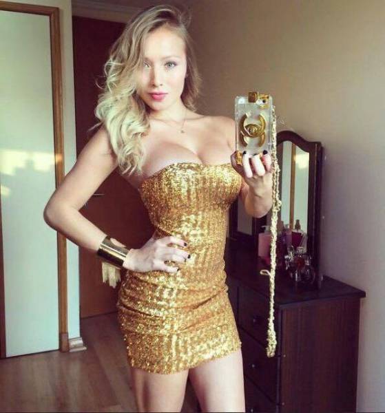 Lookout Boys…Here Come the Babes in Tight Dresses