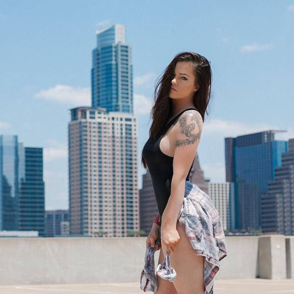 Boys Go Wild for Sideboobs